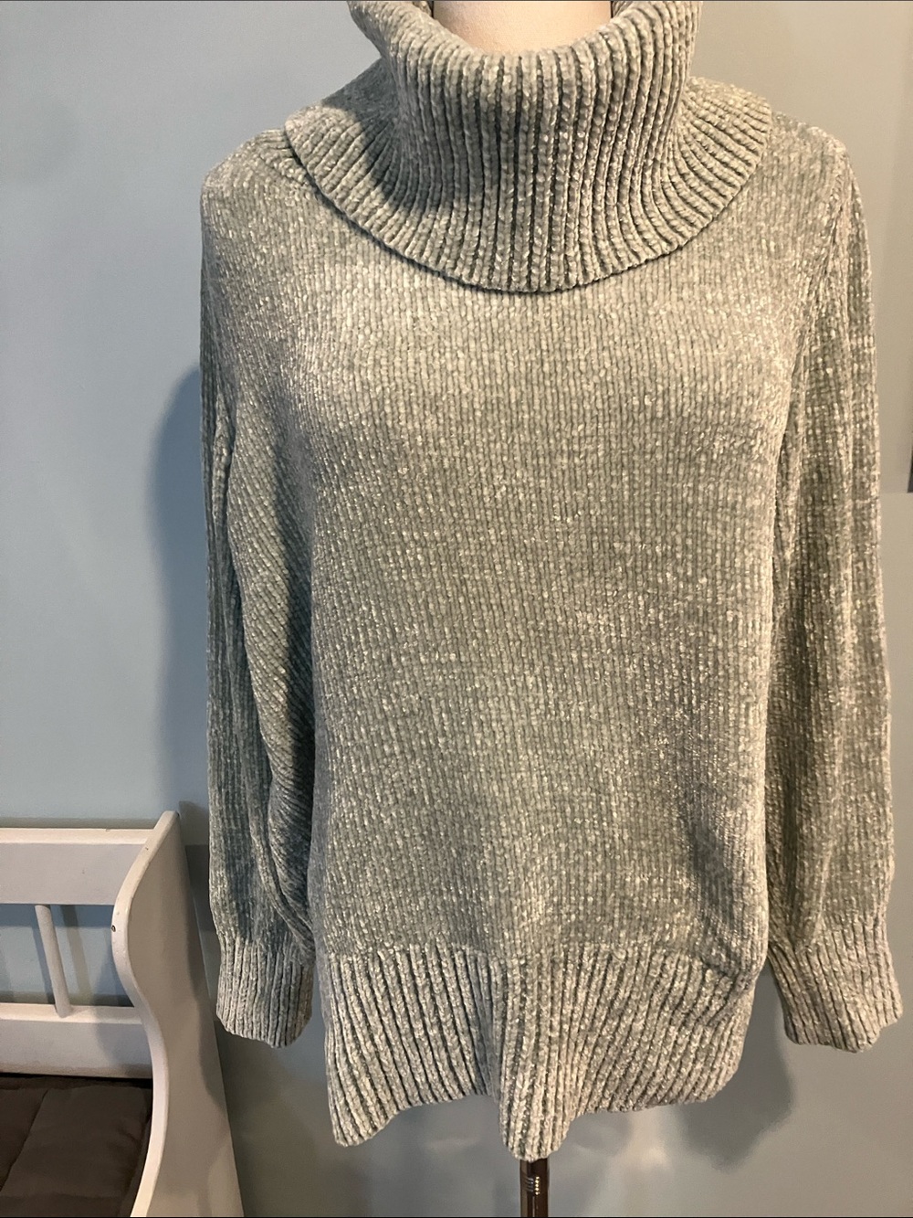 Beautiful light green sweater